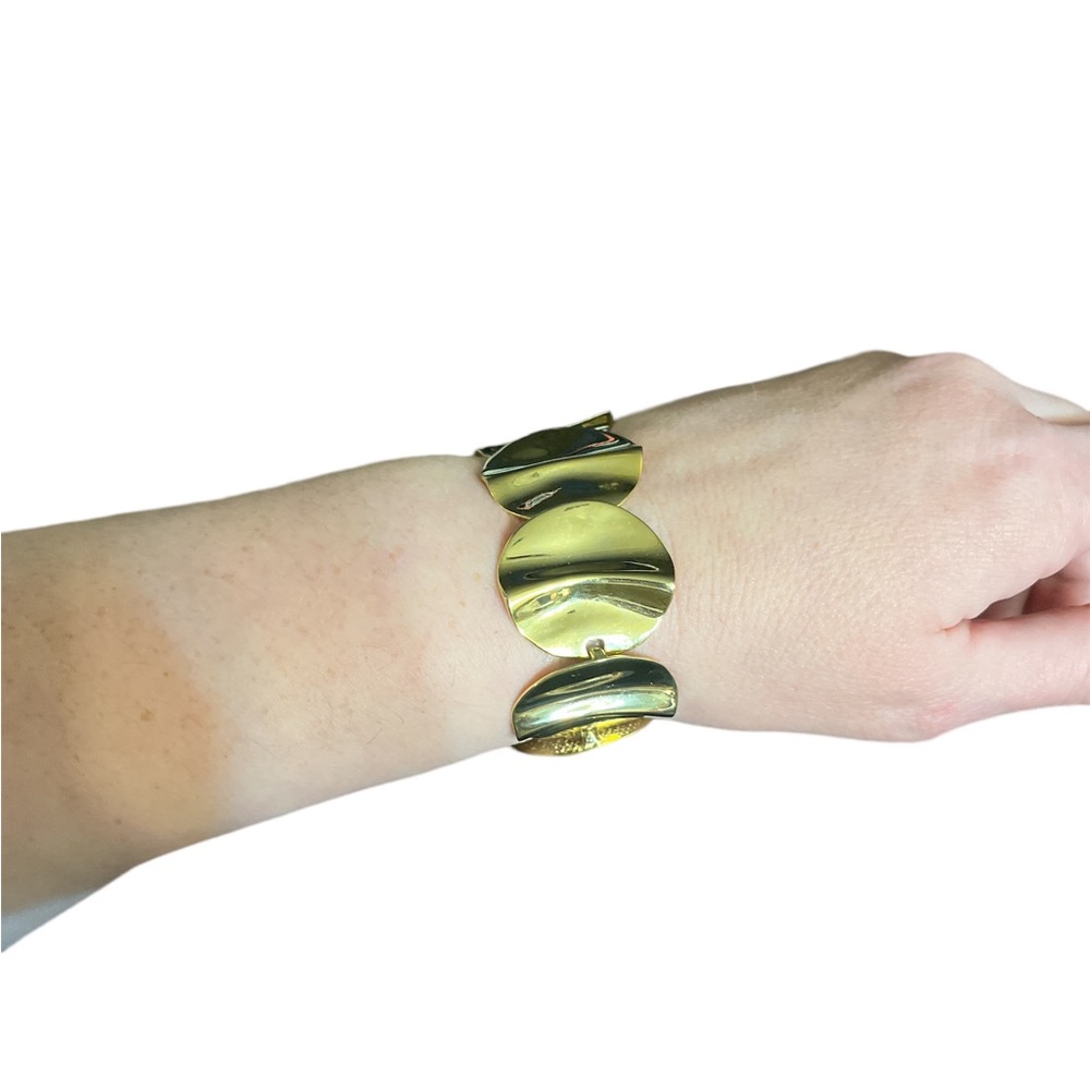 ✨ 3/$15 Vintage Gold Tone Round Paneled Bracelet